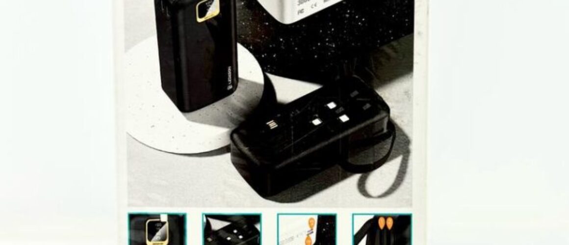 Leadason 30000mAh Power bank with cables