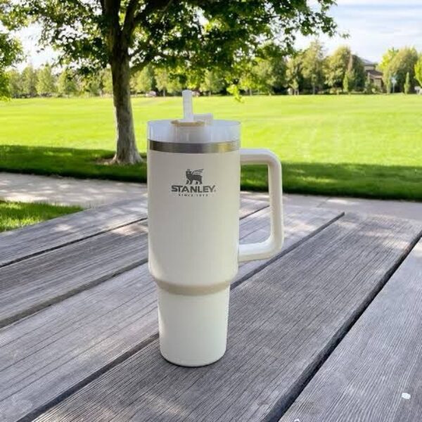 Stanley Quencher H2.0 FlowState Vacuum Insulated Tumbler – 40 oz (Cool Serene Brushstrokes) – 100% Authentic